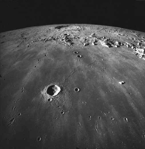 کشف مقادیر زیادی فلز زیر سطح ماه